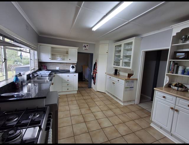 3 BEDROOM FREEHOLD SOLD IN HOWICK NORTH